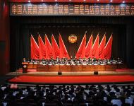 【駐馬店廣視網(wǎng)訊】（記者 冀晴）2月24日上午，中國(guó)人民政治協(xié)商會(huì)議第三屆駐馬店市委員會(huì)第五次會(huì)議在市會(huì)展中心隆重開幕。上午9時(shí)，在雄壯的中華人民共和國(guó)國(guó)歌聲中市政協(xié)三屆五次會(huì)議在市會(huì)展中心開幕。市政協(xié)三屆五次會(huì)議應(yīng)到委員442名，實(shí)到422名，符合法定人數(shù)。