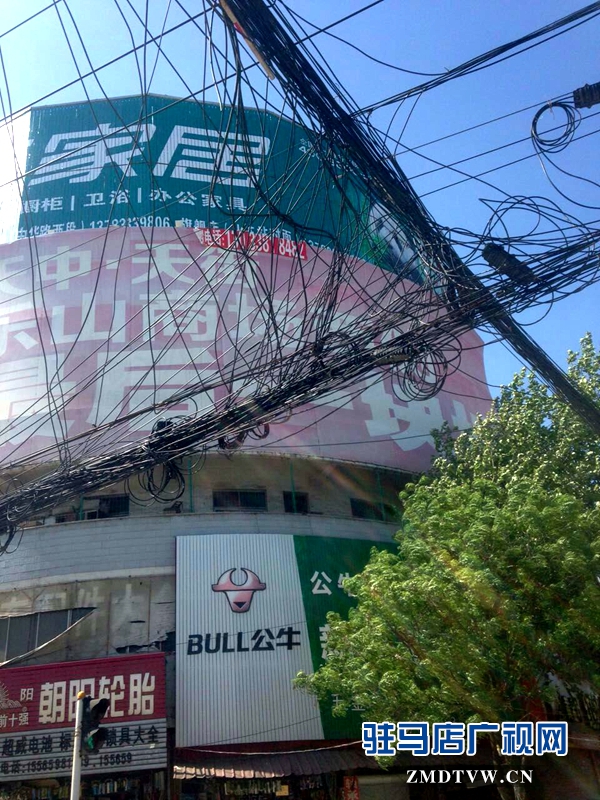 城市上空的“蜘蛛網”