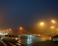 霧霾底下又是什么樣？圖為1月3日清晨，空氣質量嚴重污染的天津街頭。李勝利/東方IC