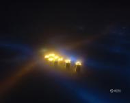 濃濃的霧霾遮住了夜晚的光線，變成幽幽的光影。nico/東方IC