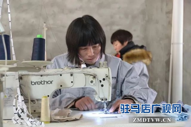 04脫貧攻堅&ldquo;愛心之星&rdquo;賈瑞紅：敢打善拼的農村巧媳婦 .jpg