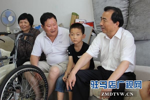 戚存杰一行看望慰問&ldquo;新時代好少年&rdquo;陳宗陽