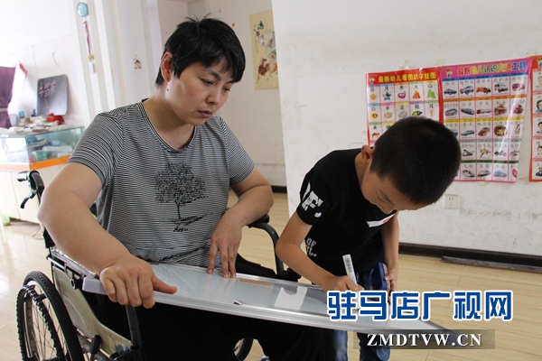 戚存杰一行看望慰問&ldquo;新時代好少年&rdquo;陳宗陽