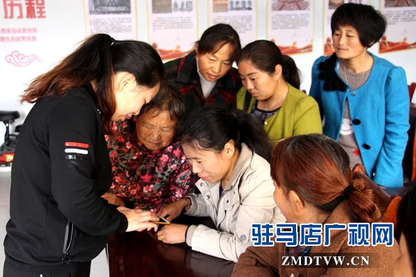 “余氏鉤編”創始人到汝南縣舉行免費手工編織技術培訓課