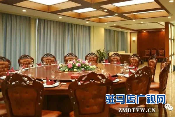 到天盛酒店過大年，游泳館門票、古裝全家福免費送啦！