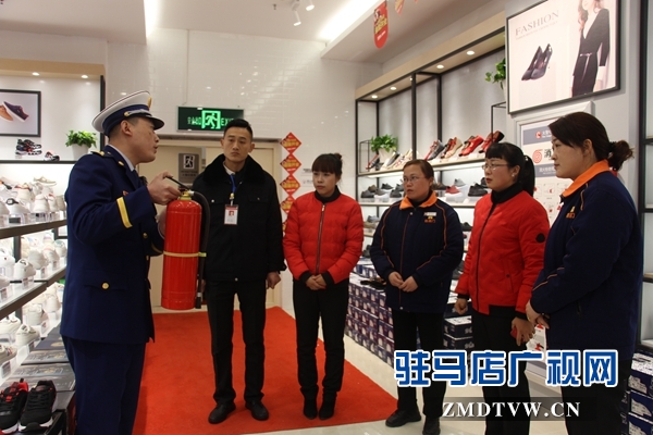 駐馬店市消防指戰員守望春節保平安