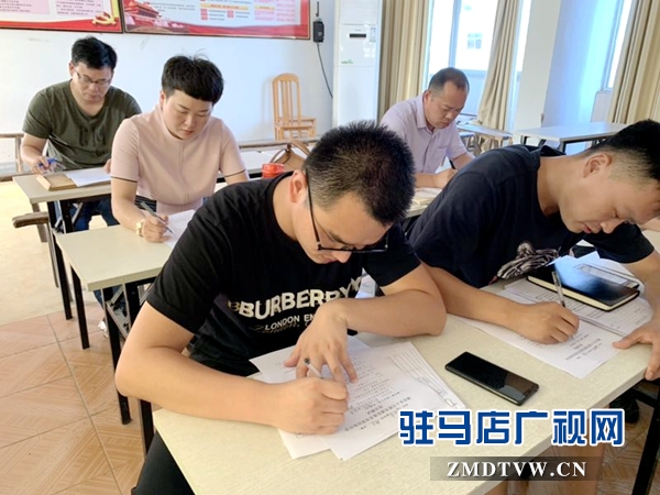 西平縣譚店鄉開展抓黨建 促脫貧知識測試