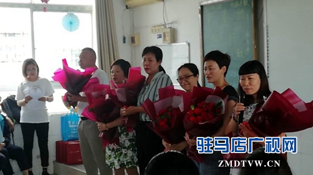 溫暖畢業季 學生和家長集體謝師恩