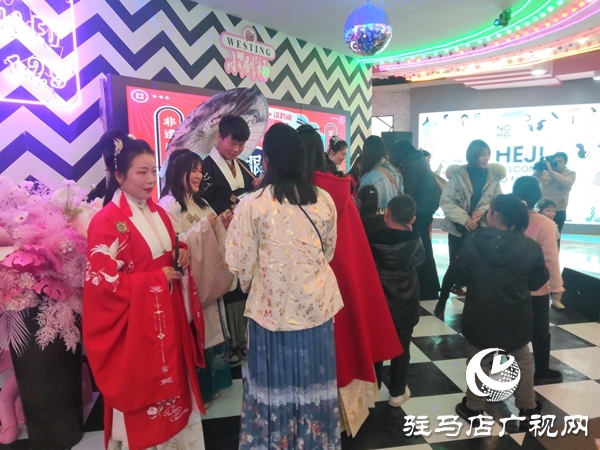 駐馬店天中老街走來漢服秀