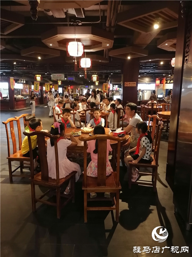 天中老街:以“服務”贏市場