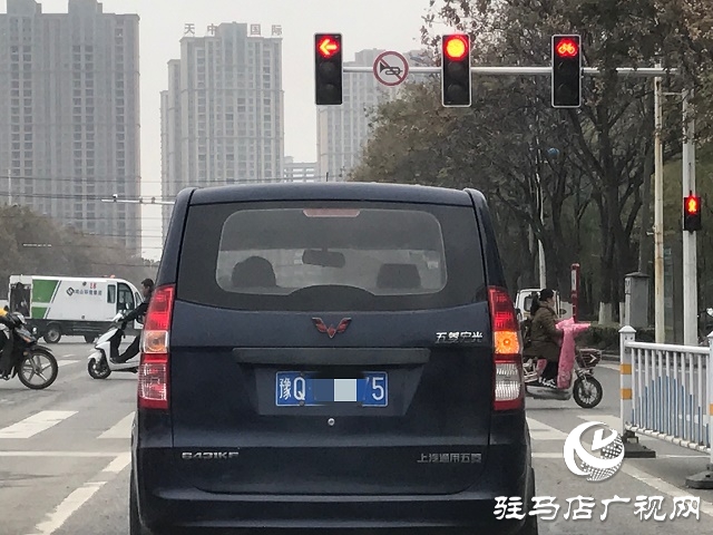單雙號限行第一天 限行區域內車少路況好