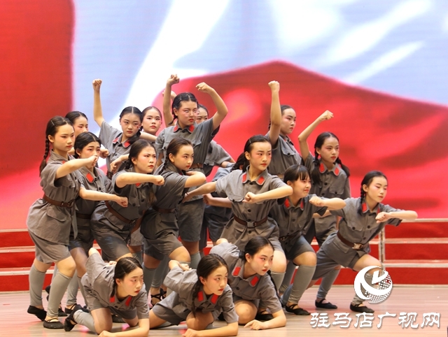 “頌歌獻給黨”駐馬店市直教育系統近2000名黨員干部為黨慶生