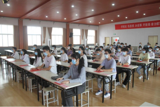 “護苗”進行時之金秋助學 ——地方企業積極社會擔當,保駕護航貧困生求學路