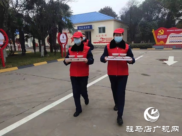 遂平縣:暖心臘八粥 情暖司乘心