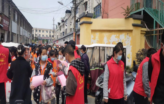 正陽縣開展“護(hù)苗”志愿服務(wù)活動