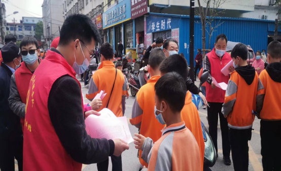 正陽縣開展“護(hù)苗”志愿服務(wù)活動