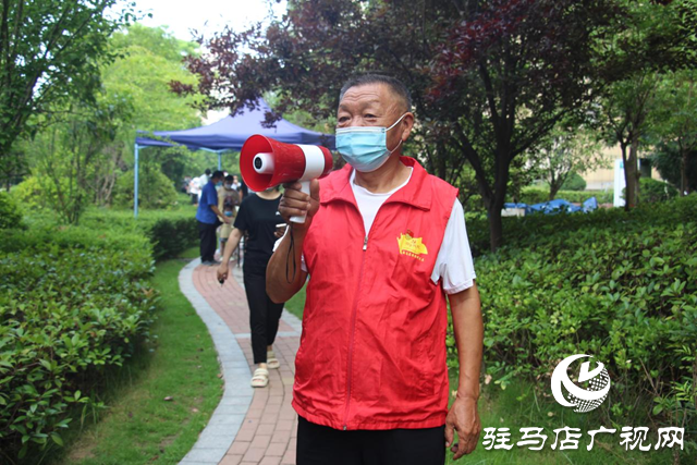 經(jīng)濟開發(fā)區(qū)金山辦事處翟莊社區(qū)黨員志愿者:積極開展疫情防控 確保居民生命安全