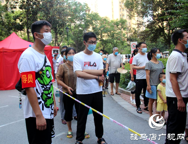 經(jīng)濟開發(fā)區(qū)金山辦事處翟莊社區(qū)黨員志愿者:積極開展疫情防控 確保居民生命安全