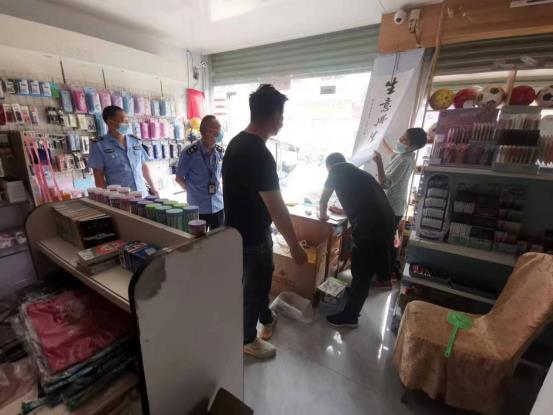 上蔡縣無量寺鄉(xiāng)開展“掃黃打非”校園周邊文化市場環(huán)境整治專項(xiàng)行動(dòng)