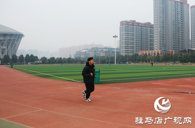 跑步、打球、 踢球…安排!駐馬店市體育場免費開放啦~