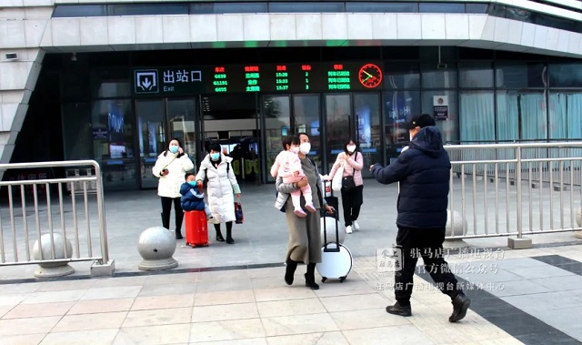 剛剛！記者在駐馬店站、駐馬店西站拍下這樣一幕…