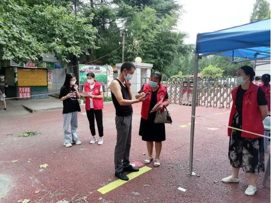 驛城區南海街道融入開展“抗疫”與 “掃黃打非”宣傳兩不誤