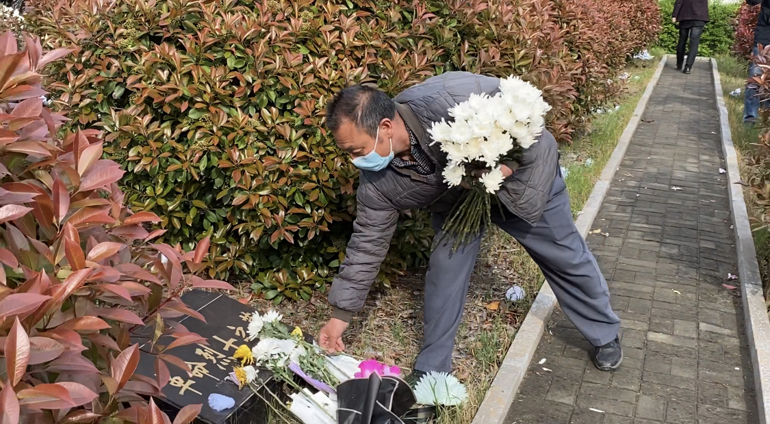 8150695110577155 果凍和泡面,肖思遠父母帶給兒子的零食令人破防