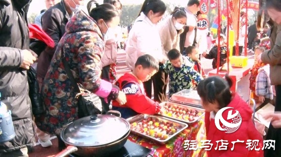 遂平縣第三幼兒園舉行&ldquo;喜迎龍年 廟趣橫生&rdquo;元旦廟會(huì)