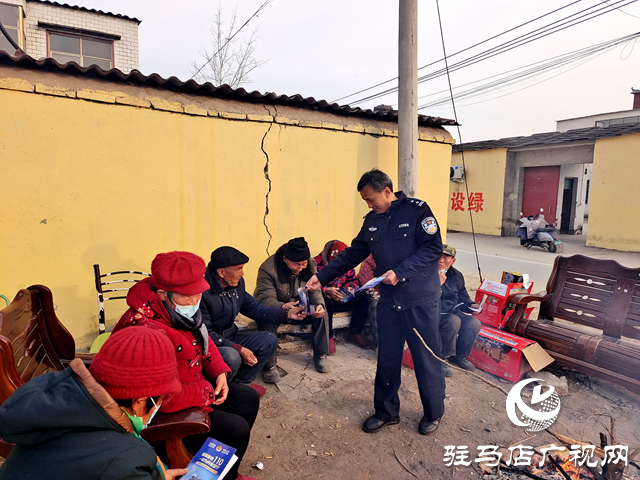 駐馬店市公安局示范區分局開展“砥礪奮進110，一心為民保安寧”宣傳活動