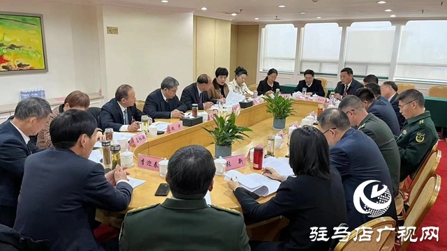 市政協委員分組討論市政協常委會工作報告和關于提案工作情況的報告