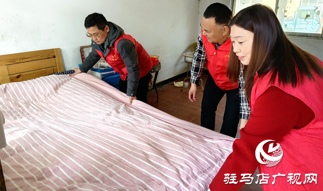 平輿縣十字路鄉:文明實踐活動走進鄉敬老院