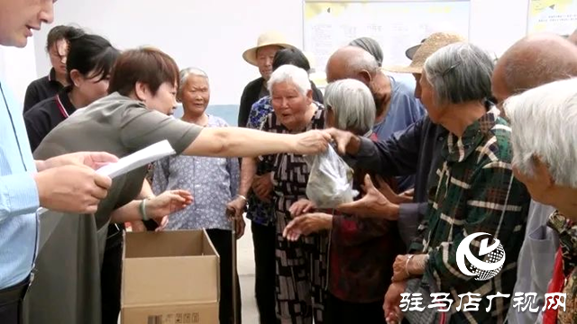 遂平縣文明實踐中心與愛心企業攜手開展端午捐贈