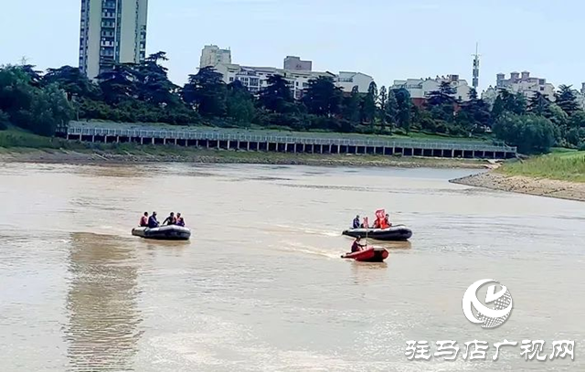 遂平蛟龍水上救援隊舉行水上安全應急救援實戰演練