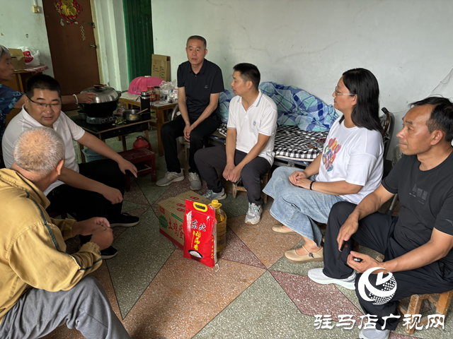 遂平縣車(chē)站街道開(kāi)展&ldquo;八一&rdquo;走訪慰問(wèn)活動(dòng)