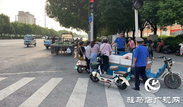 駐馬店市城鄉一體化示范區城管局:整治校園周邊亂象 護航“開學季”