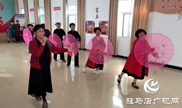 驛城區雪松街道紗廠社區舉辦重陽節系列活動