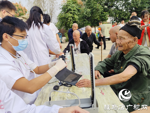 新蔡縣佛閣寺鎮開展“九九重陽節 情滿敬老院”活動