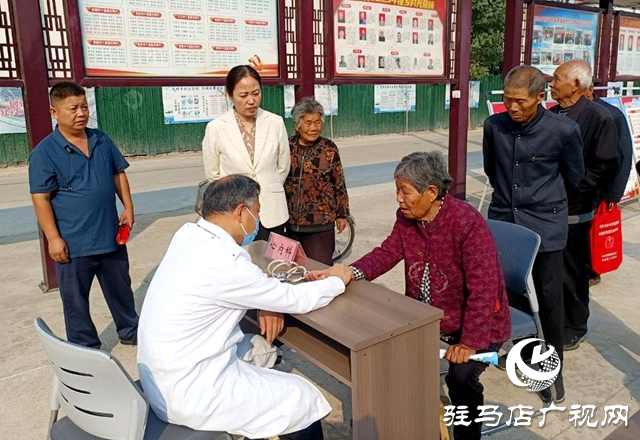 西平縣政協(xié)：關(guān)愛老人 情暖重陽