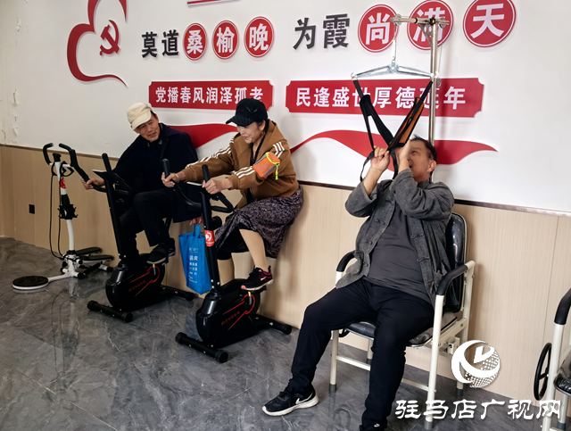 驛城區西園街道：愛在重陽節 情暖老人心