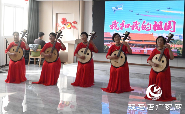 驛城區雪松街道紗廠社區開展重陽節慰問演出