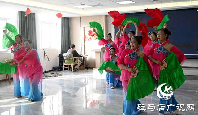 驛城區雪松街道紗廠社區開展重陽節慰問演出