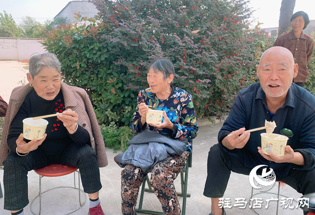 駐馬店經濟開發區紅十字天中救援隊舉辦情暖重陽主題活動