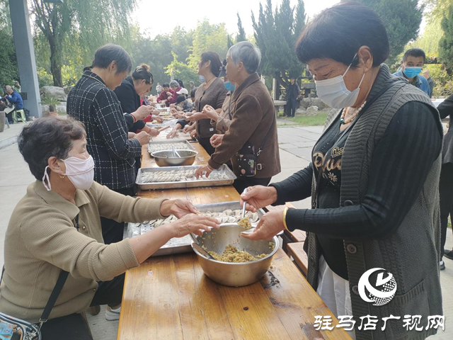 駐馬店經濟開發區賈莊居委會開展“情暖重陽 愛在金秋”重陽節主題活動