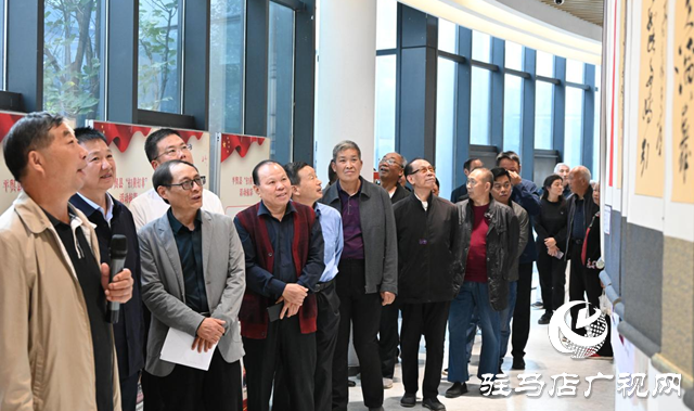 平輿縣舉行歡度“重陽節”第二屆老年書畫作品展