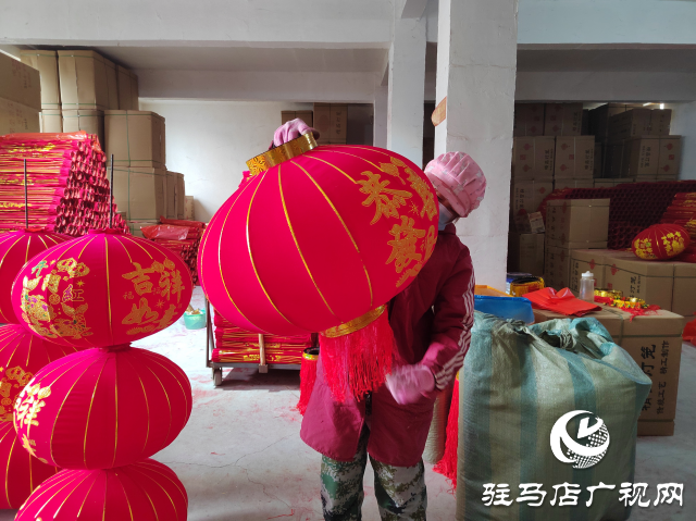 汝南縣張樓鎮:趕制紅燈籠 照亮幸福年
