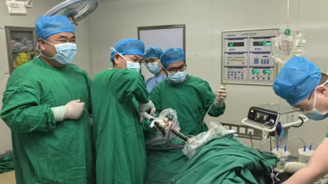  駐馬店市中醫(yī)院心胸外科成功為76歲高齡患者實(shí)施單孔胸腔鏡肺癌根治術(shù)