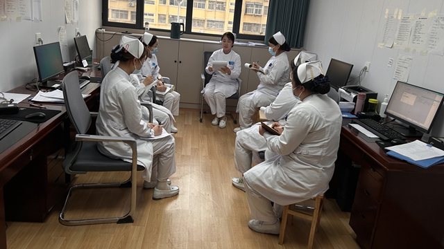 駐馬店市第二中醫(yī)院組織護(hù)理人員開(kāi)展業(yè)務(wù)學(xué)習(xí)培訓(xùn)