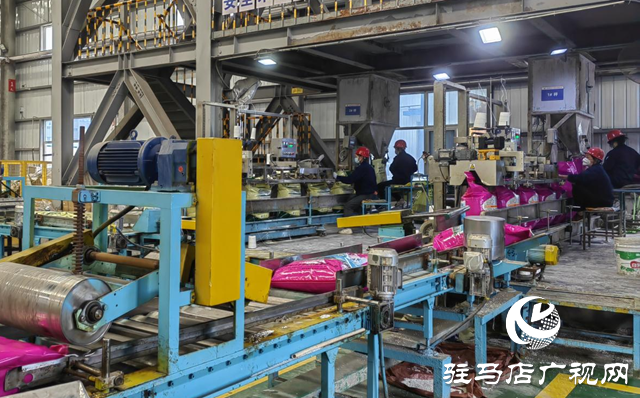 駐馬店開(kāi)門(mén)子肥業(yè)：滿(mǎn)負(fù)荷運(yùn)轉(zhuǎn)保春耕 21萬(wàn)噸生態(tài)肥助糧食安全