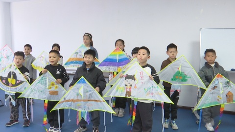 駐馬店市總工會開展職工親子彩繪風箏活動