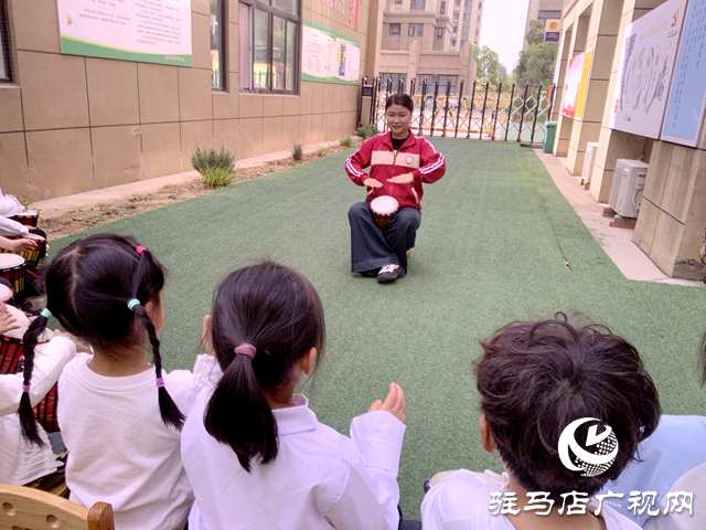 李軍杰：十二載幼教路 以愛育花開